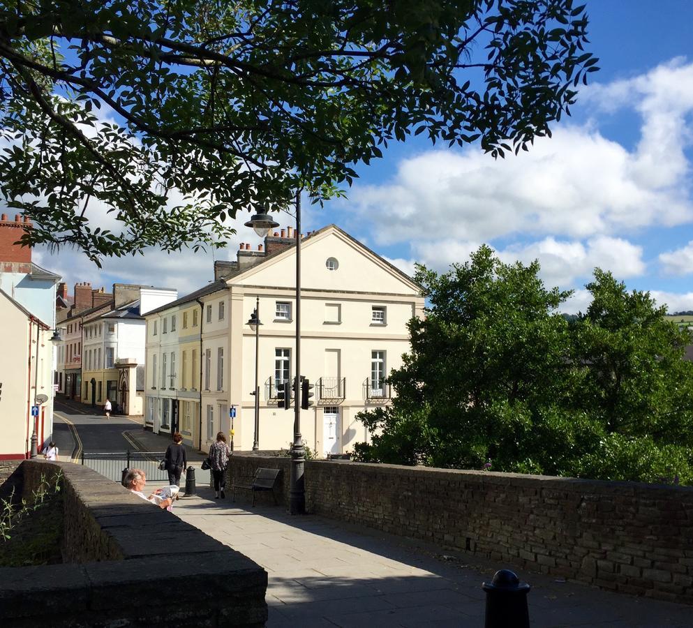 The Town House At Brecon Bed & Breakfast Exterior photo